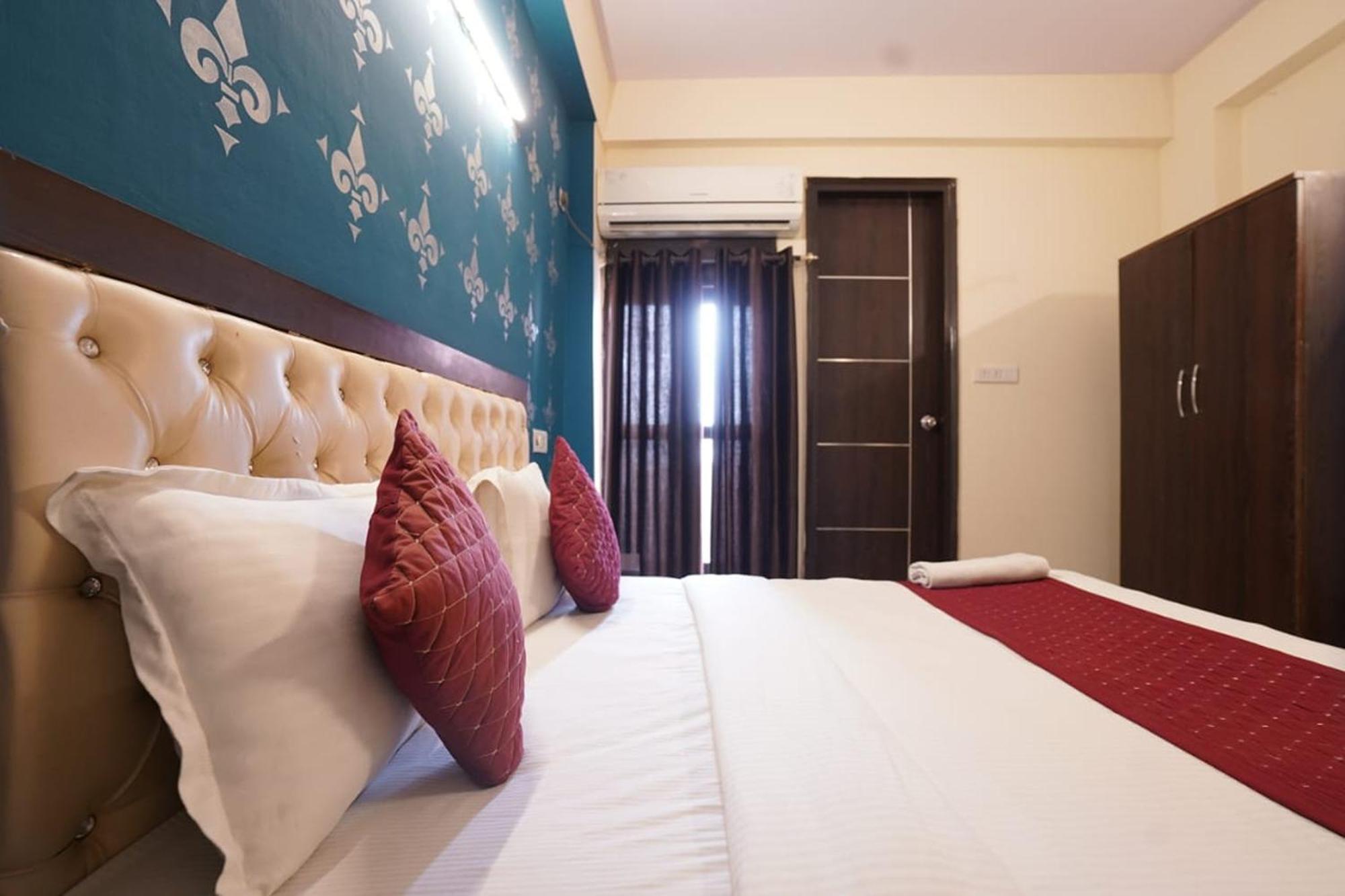 Hotel Tourist Palace Ню Делхи Екстериор снимка