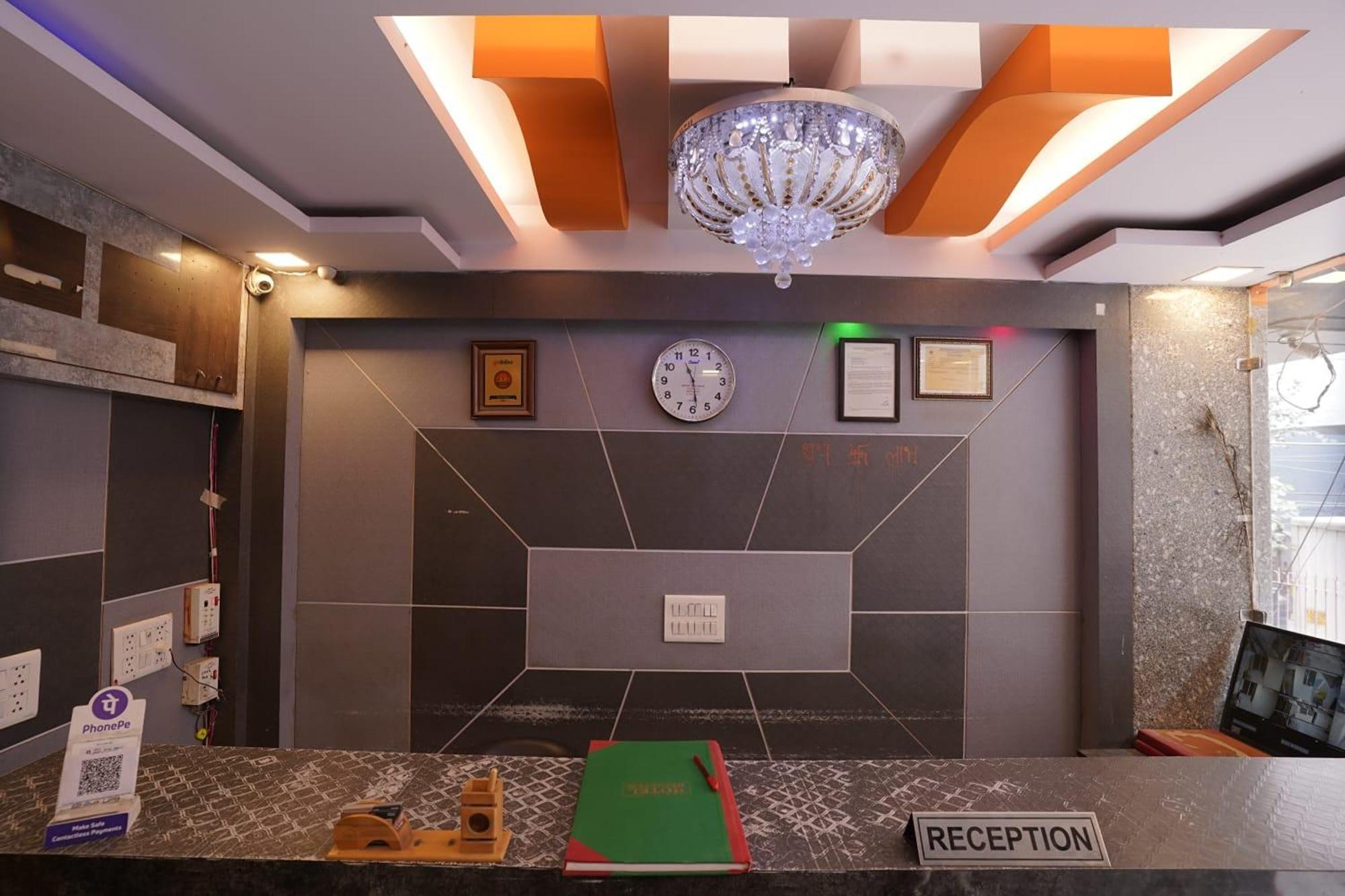 Hotel Tourist Palace Ню Делхи Екстериор снимка